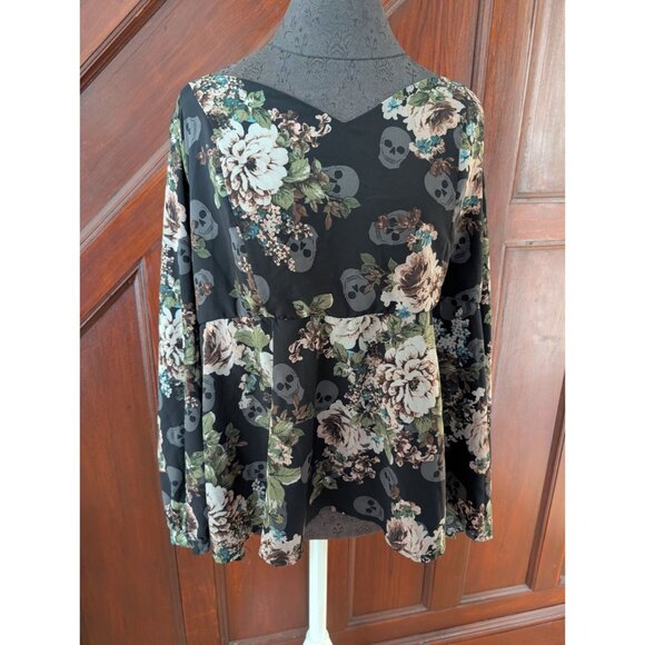Torrid Womens Floral & Skull Print Long Sleeve Blouse Top Size 4 - Picture 1 of 7